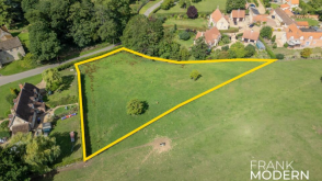 Plot for sale in Irnham photo